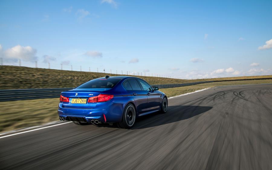  BMW M5 (F90) 2018 года  (UK) (фото 31 из 40)